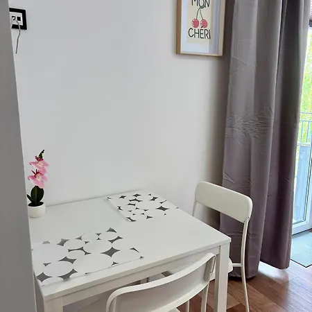 14 Borowska 268 Parking * 弗罗茨瓦夫